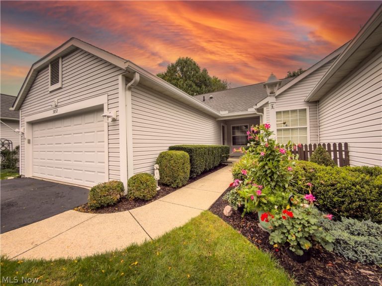 3852 Woodbury Oval #89, Stow, OH, 44224
