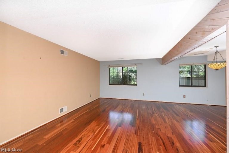 879 Hampton Ridge Drive, Akron, OH - Photo 6