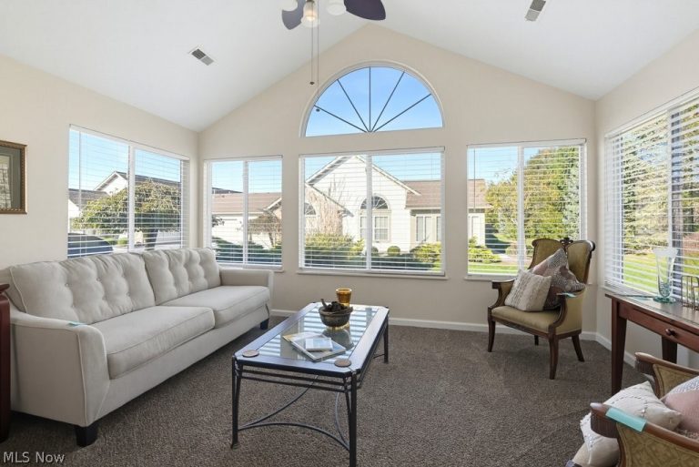 606 Crossings Circle, Tallmadge, OH - Photo 8