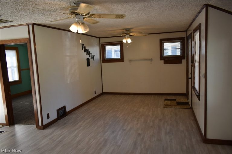 811 Grandview Avenue, Coshocton, OH - Photo 8