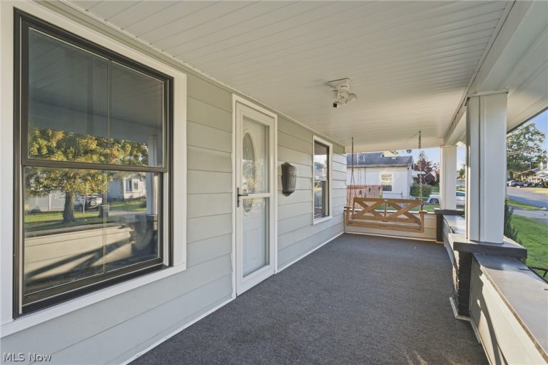 2205 Burbank Avenue, Youngstown, OH - Photo 4