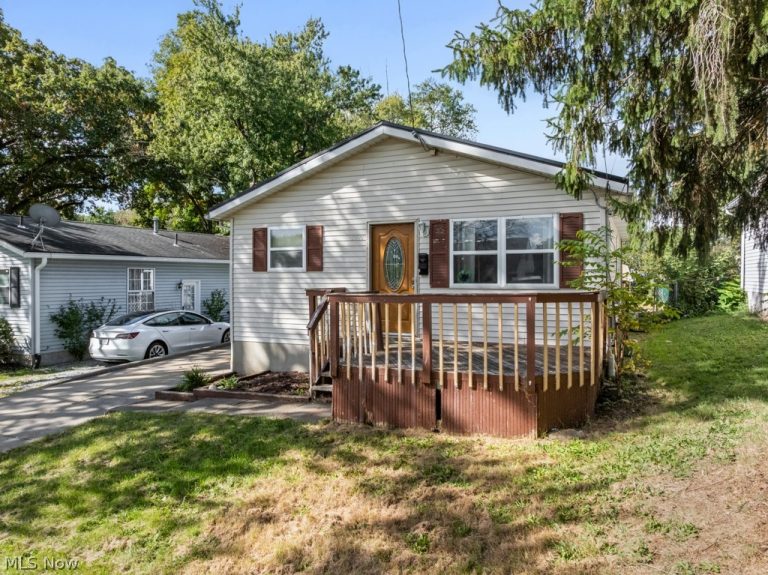 2966 Wingate Avenue, Akron, OH - Photo 2