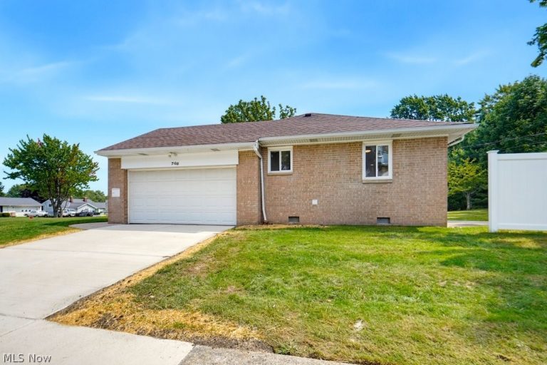 766 Radford Drive, Richmond Heights, OH - Photo 8