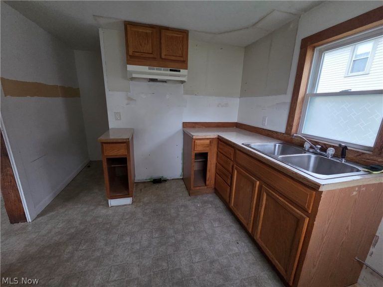 419 Myrtle Street, Ravenna, OH - Photo 3