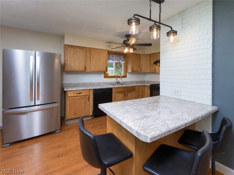 1432 Melbourne Road, Vienna, OH - Photo 6