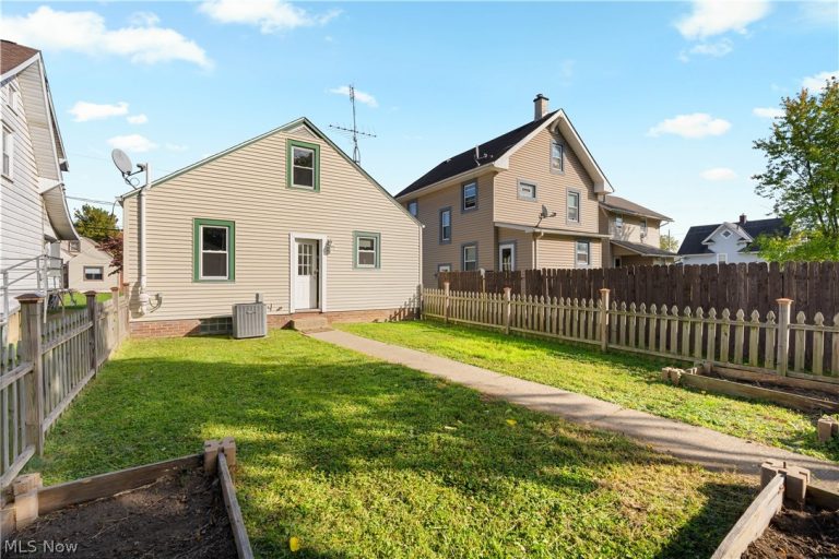 1147 Concord Avenue, Canton, OH - Photo 3