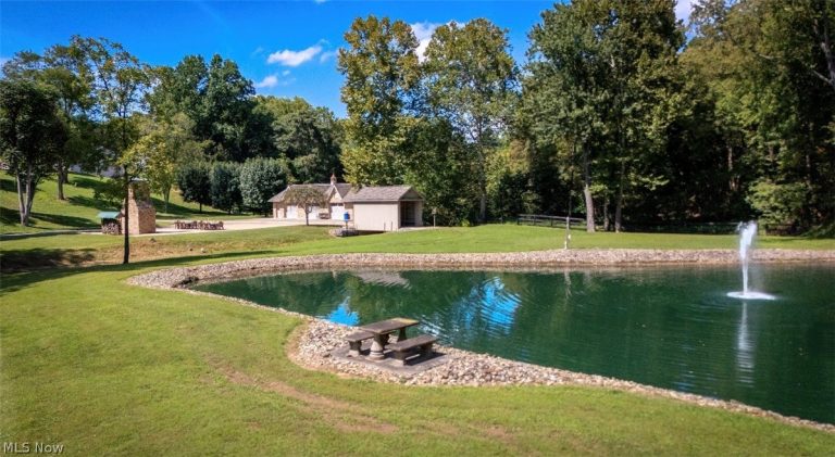 70 Falling Waters Drive, Vienna, WV - Photo 8