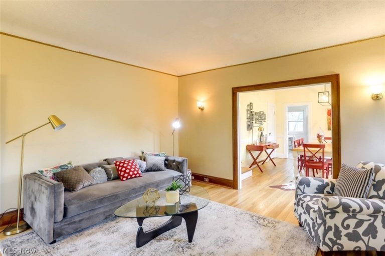 2580 Colchester Road, Cleveland Heights, OH - Photo 5
