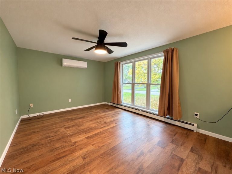 500 Aurora Drive, Youngstown, OH - Photo 6