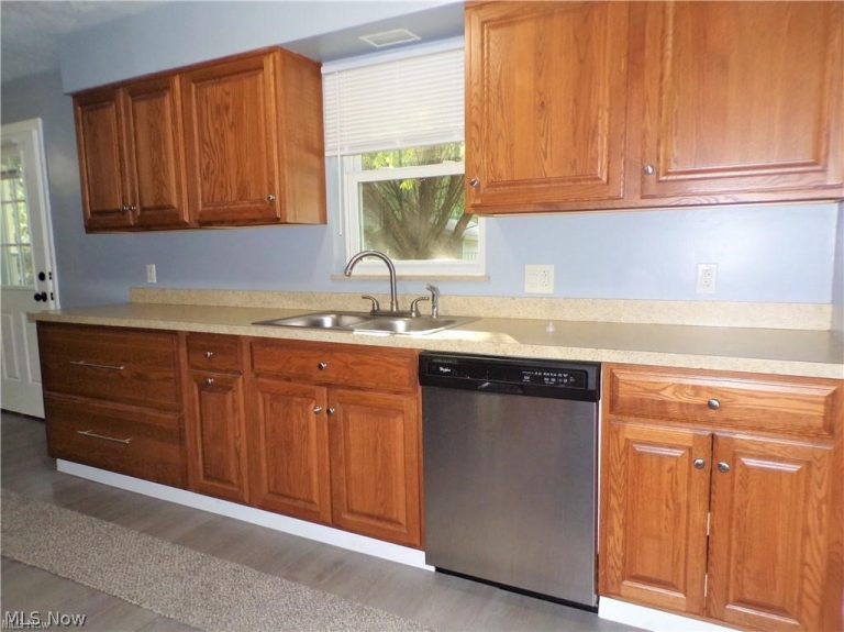 152 Yorkshire Boulevard, Youngstown, OH - Photo 8