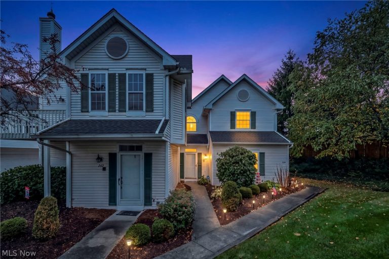 264 Vista Circle, North Olmsted, OH, 44070
