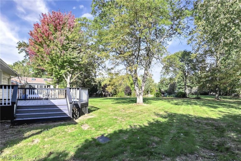 4701 Dover Center Road, North Olmsted, OH - Photo 4