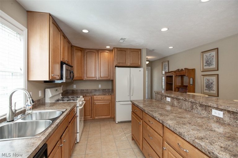 779 Timberline Trail, Northfield, OH - Photo 5