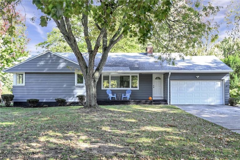 4701 Dover Center Road, North Olmsted, OH - Photo 2