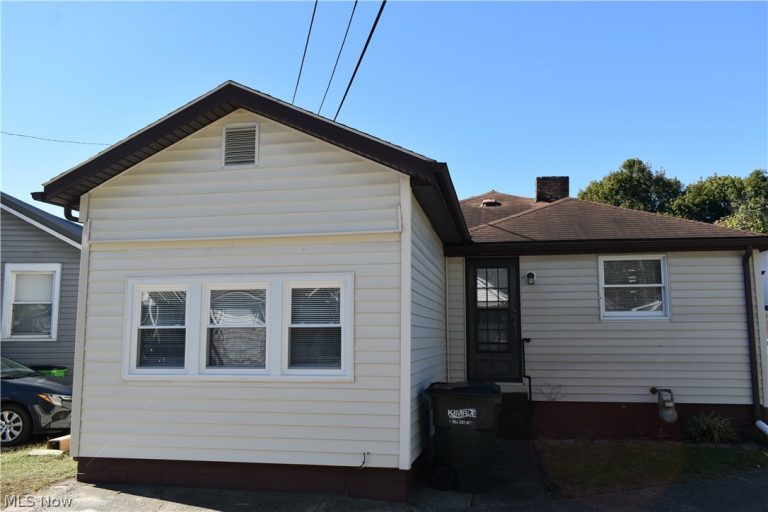 811 Grandview Avenue, Coshocton, OH - Photo 3