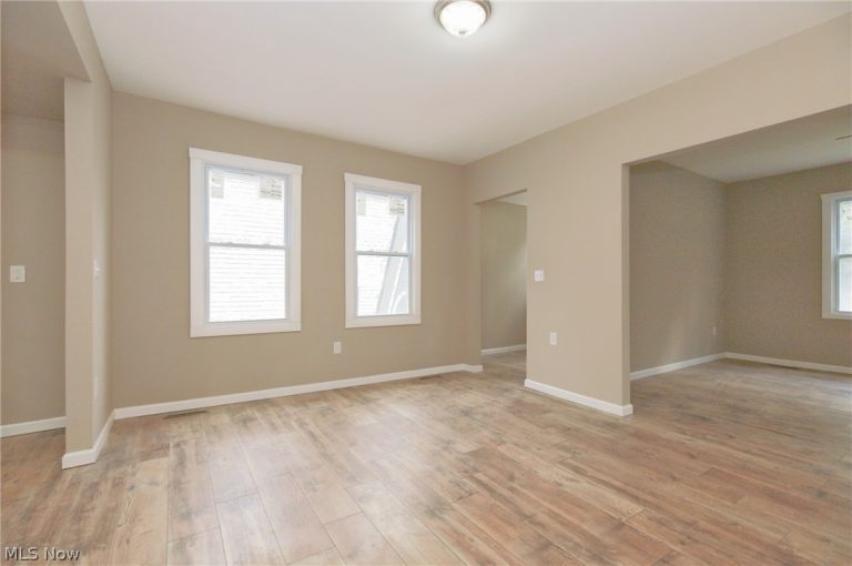 2146 95th Street, Cleveland, OH - Photo 6