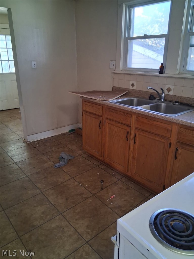106 Shaker Drive, Akron, OH - Photo 4
