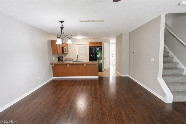 6387 Forest Park Drive, North Ridgeville, OH - Photo 4