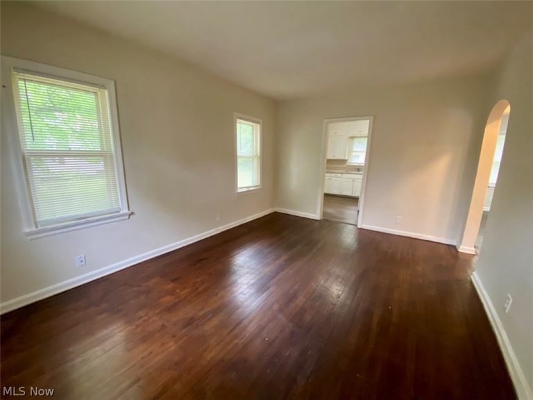 1011 Cordova Avenue, Akron, OH - Photo 5