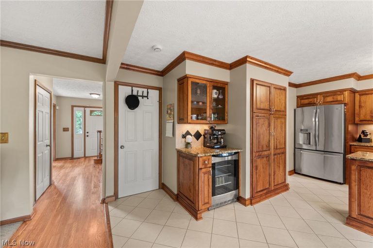 19874 Echo Drive, Strongsville, OH - Photo 4