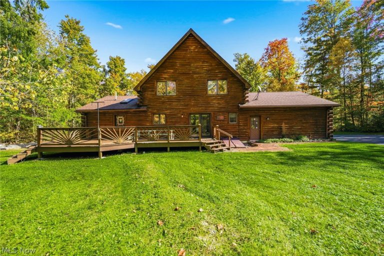 8520 Woodhill Drive, Chardon, OH - Photo 6