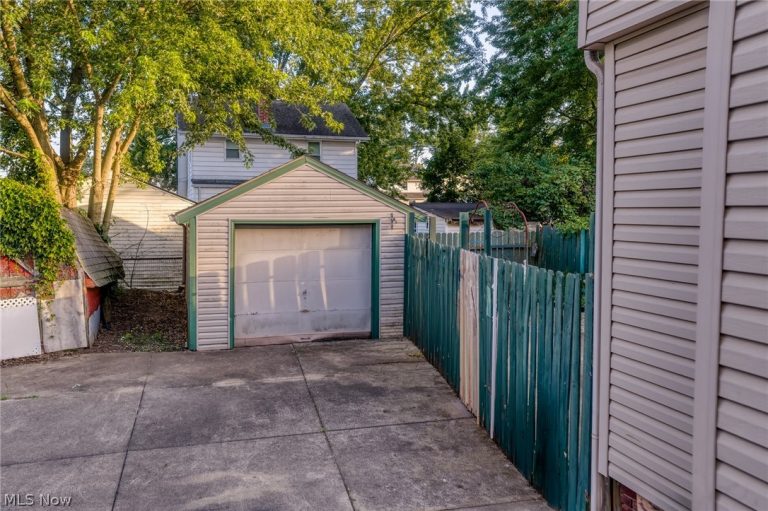 1628 May Place, Canton, OH - Photo 8