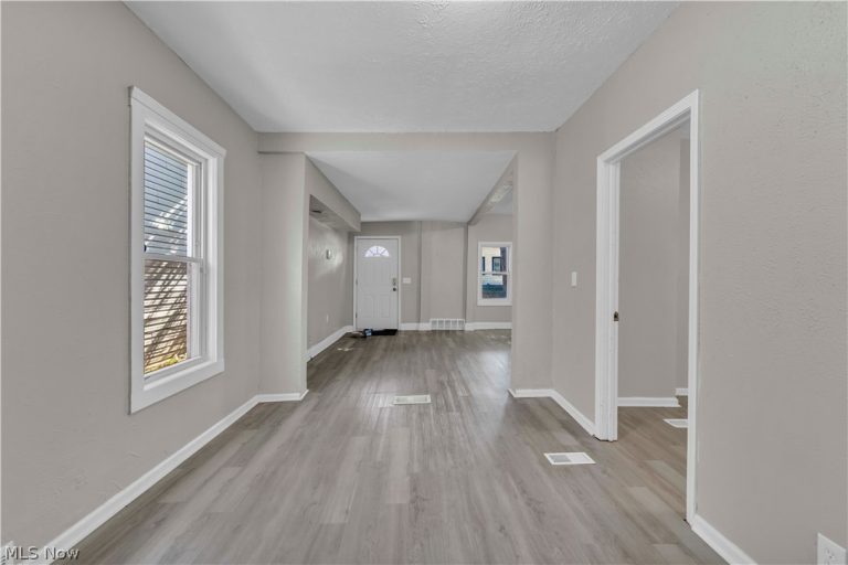 7508 Neville Avenue, Cleveland, OH - Photo 3