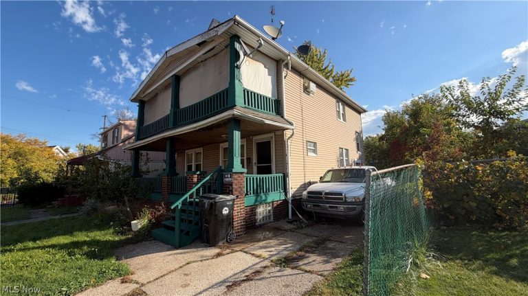 705 155th Street, Cleveland, OH - Photo 2