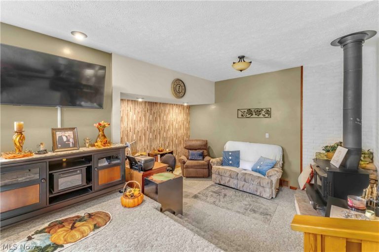 1732 Pleasant Valley Road, Girard, OH - Photo 4