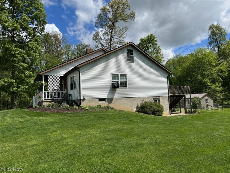 7424 Criswell Road, Fredericksburg, OH - Photo 4