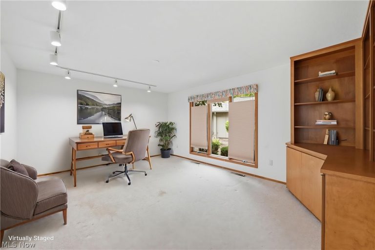 12302 Kronos Court, Strongsville, OH - Photo 6