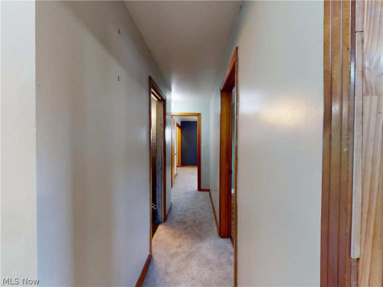 35952 Lakomis Drive, Eastlake, OH - Photo 5