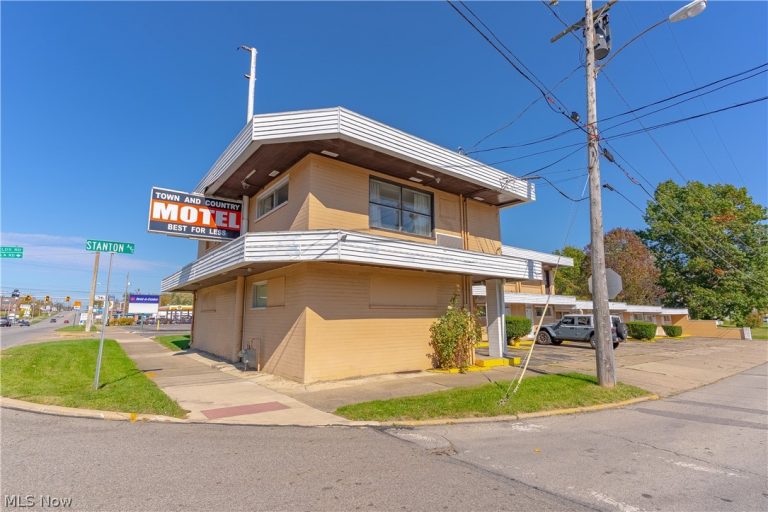 5235 Market Street, Youngstown, OH, 44512