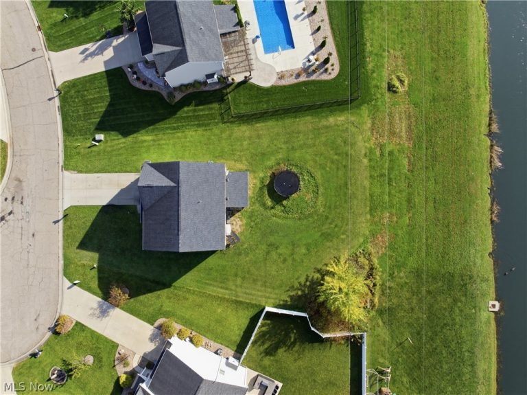 4418 Chevron Circle, Massillon, OH - Photo 3