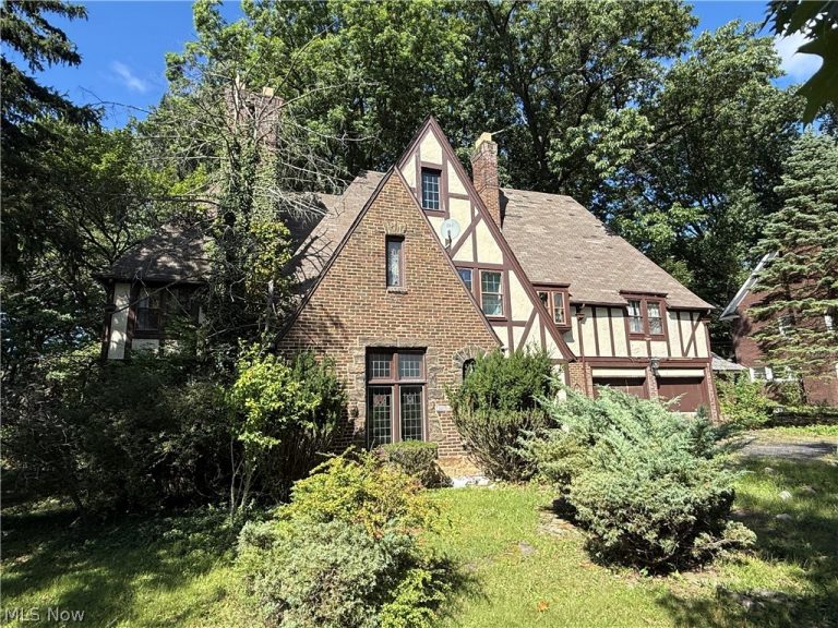 15705 Oakhill Road, East Cleveland, OH, 44112