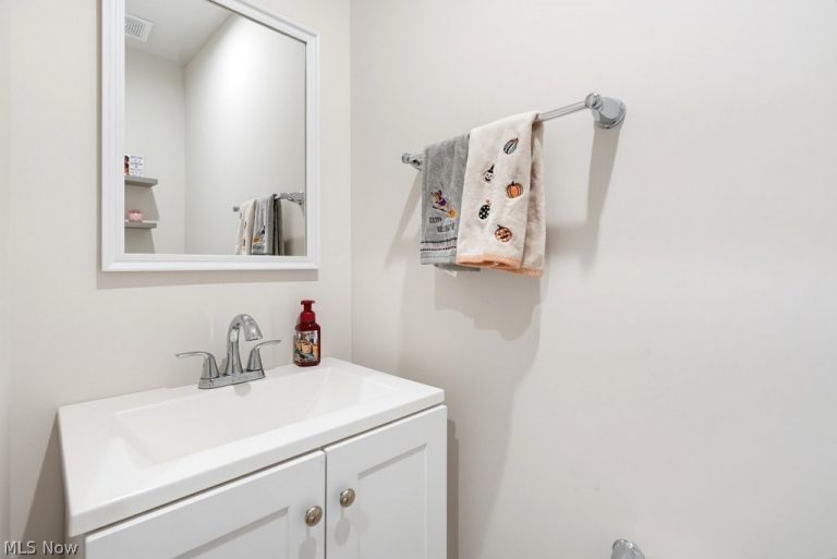 181 Pine Avenue, Peninsula, OH - Photo 8