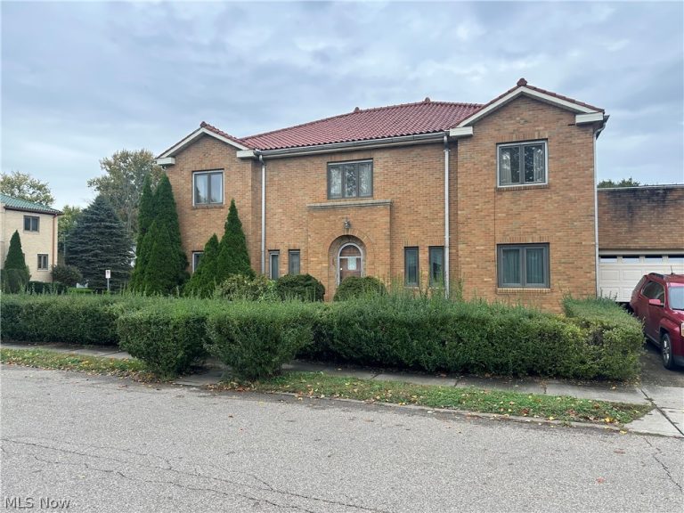 300 8th Street, Cambridge, OH, 43725