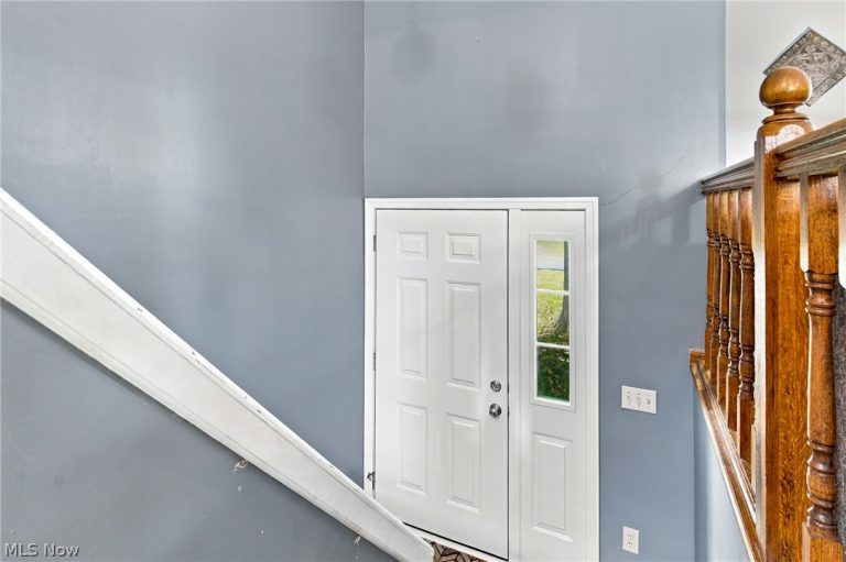 8632 Wedgewood Avenue, North Canton, OH - Photo 5