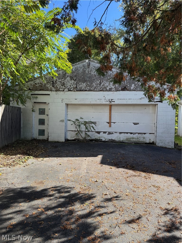 17 Hartford Avenue, Youngstown, OH - Photo 2