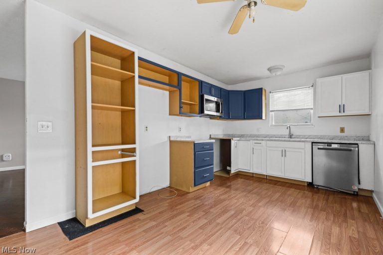 2966 Wingate Avenue, Akron, OH - Photo 3