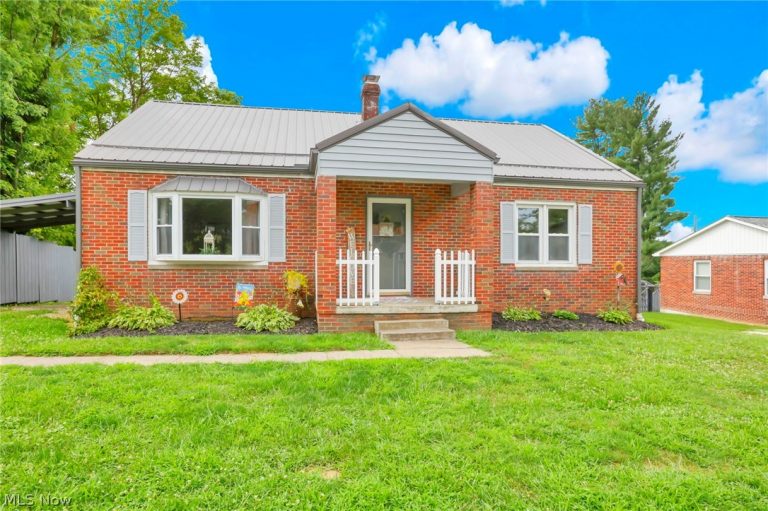 5966 Fairdale Drive, Cambridge, OH - Photo 2