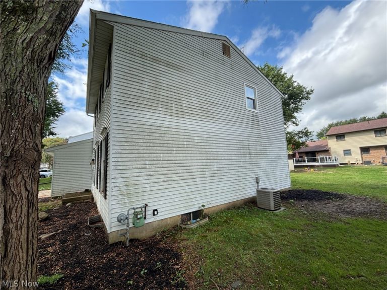 7950 Woodrush Drive, North Canton, OH - Photo 4