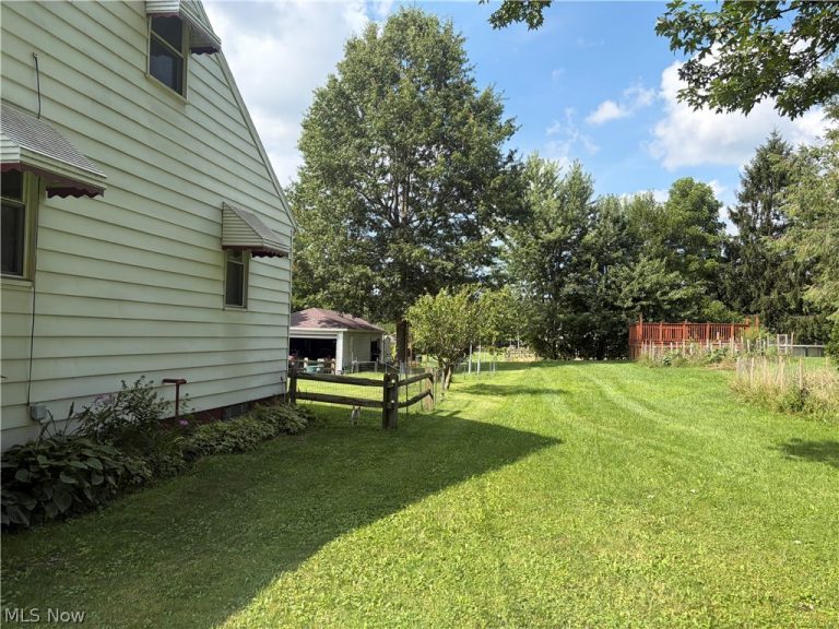 1805 Ronald Road, Akron, OH - Photo 8