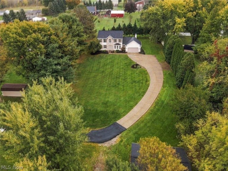 1126 Lanner Street, North Canton, OH - Photo 2