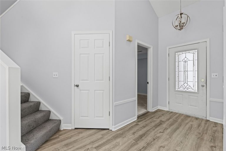 569 Hilltop Terrace, Tallmadge, OH - Photo 6