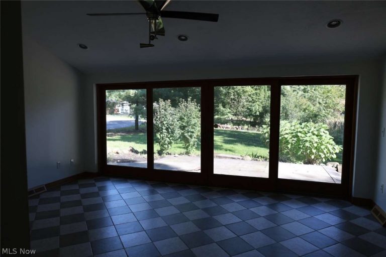 3057 Long Road, Akron, OH - Photo 3