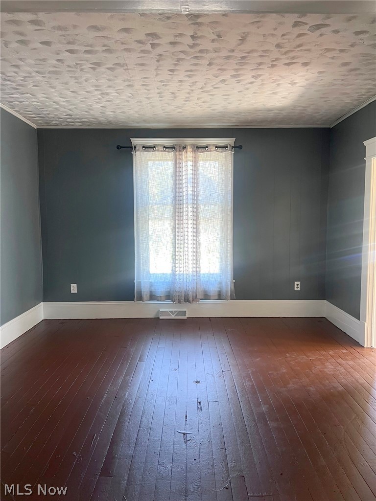 327 4th Street, Cambridge, OH - Photo 6