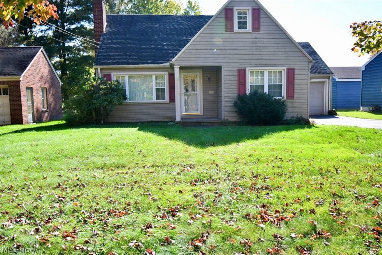 457 Orlo Lane, Youngstown, OH - Photo 3