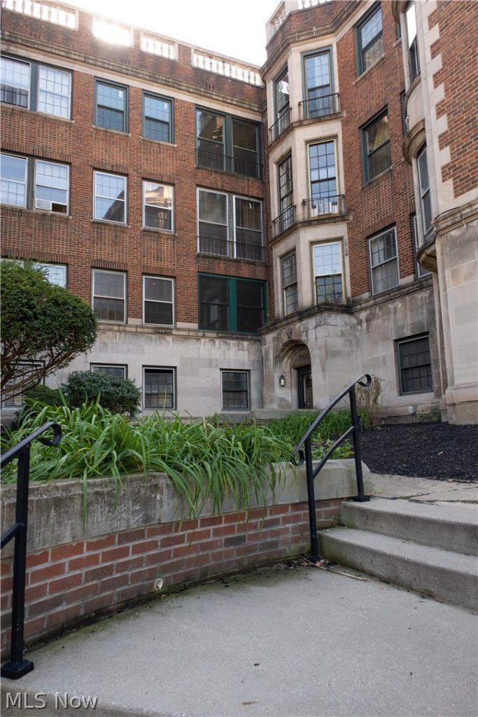 11426 Cedar Glen Parkway #D6, Cleveland, OH