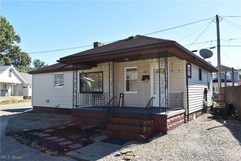 811 Grandview Avenue, Coshocton, OH - Photo 2